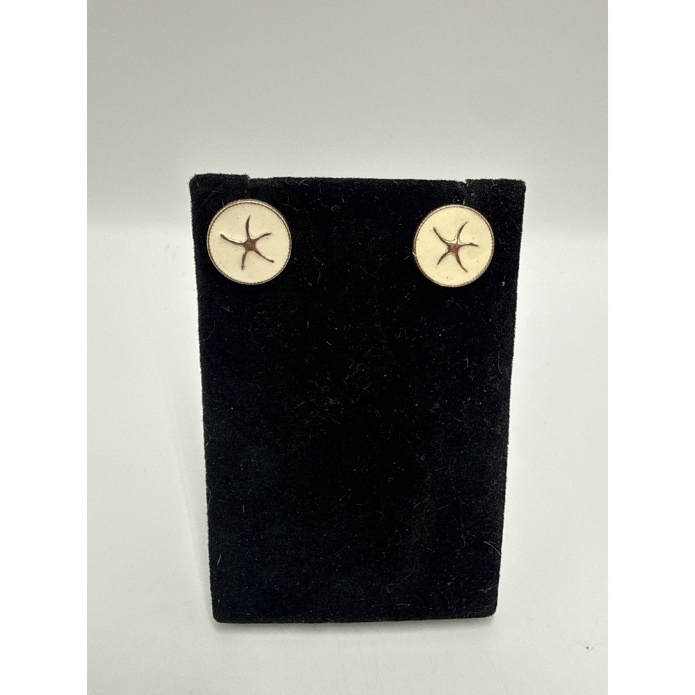 FR Vintage Coastal Starfish Cream‎ Enamel Gold Tone Round Stud Earrings